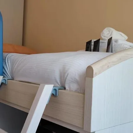 Appartamento Azzurra - 850 M Al Mare - 75 Mq - Balconata Vivibile - Wi-fi - Pay Tv Gratis - Posteggio Auto Condominiale Non Assegnato Rapallo