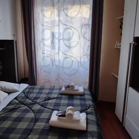 Azzurra - 850 M Al Mare - 75 Mq - Balconata Vivibile - Wi-fi - Pay Tv Gratis - Posteggio Auto Condominiale Non Assegnato راباللو