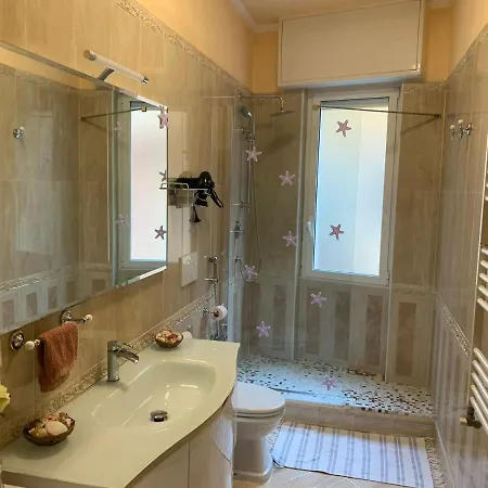 شقة Azzurra - 850 M Al Mare - 75 Mq - Balconata Vivibile - Wi-fi - Pay Tv Gratis - Posteggio Auto Condominiale Non Assegnato