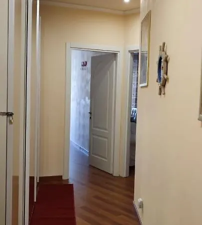 Azzurra - 850 M Al Mare - 75 Mq - Balconata Vivibile - Wi-fi - Pay Tv Gratis - Posteggio Auto Condominiale Non Assegnato Appartamento *